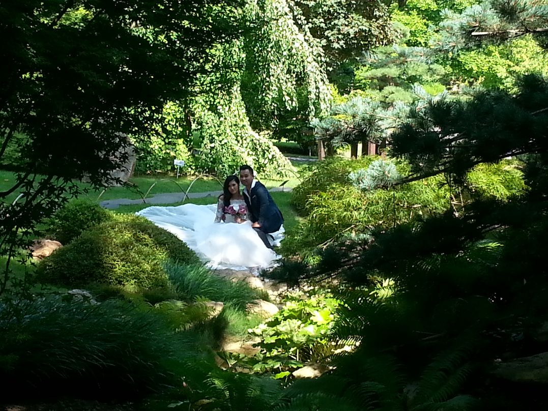 [Image: Japanese_garden_wedding.jpg]